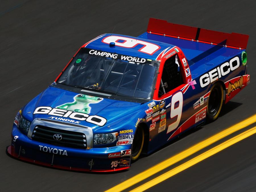  Toyota Tundra NASCAR Camping World Series Truck 2009 года  (фото 3 из 12)